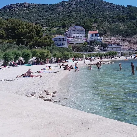 Relax 玛里纳